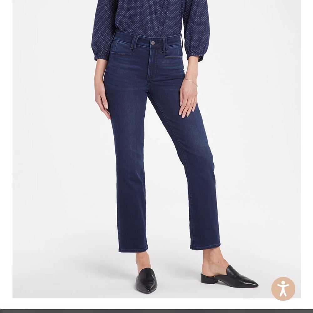 ThighShaper™ Straight Ankle Jeans
In Future Fit Denim® With High Rise